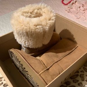New UGG Boots size 1 in box tall color chestnut
